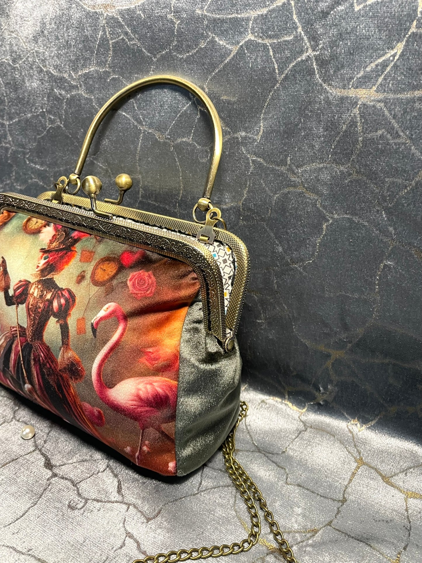 Pochette / Clutch Sac "Le Palais de la Reine Rouge" – Pochette Steampunk & Alice au Pays des Merveilles