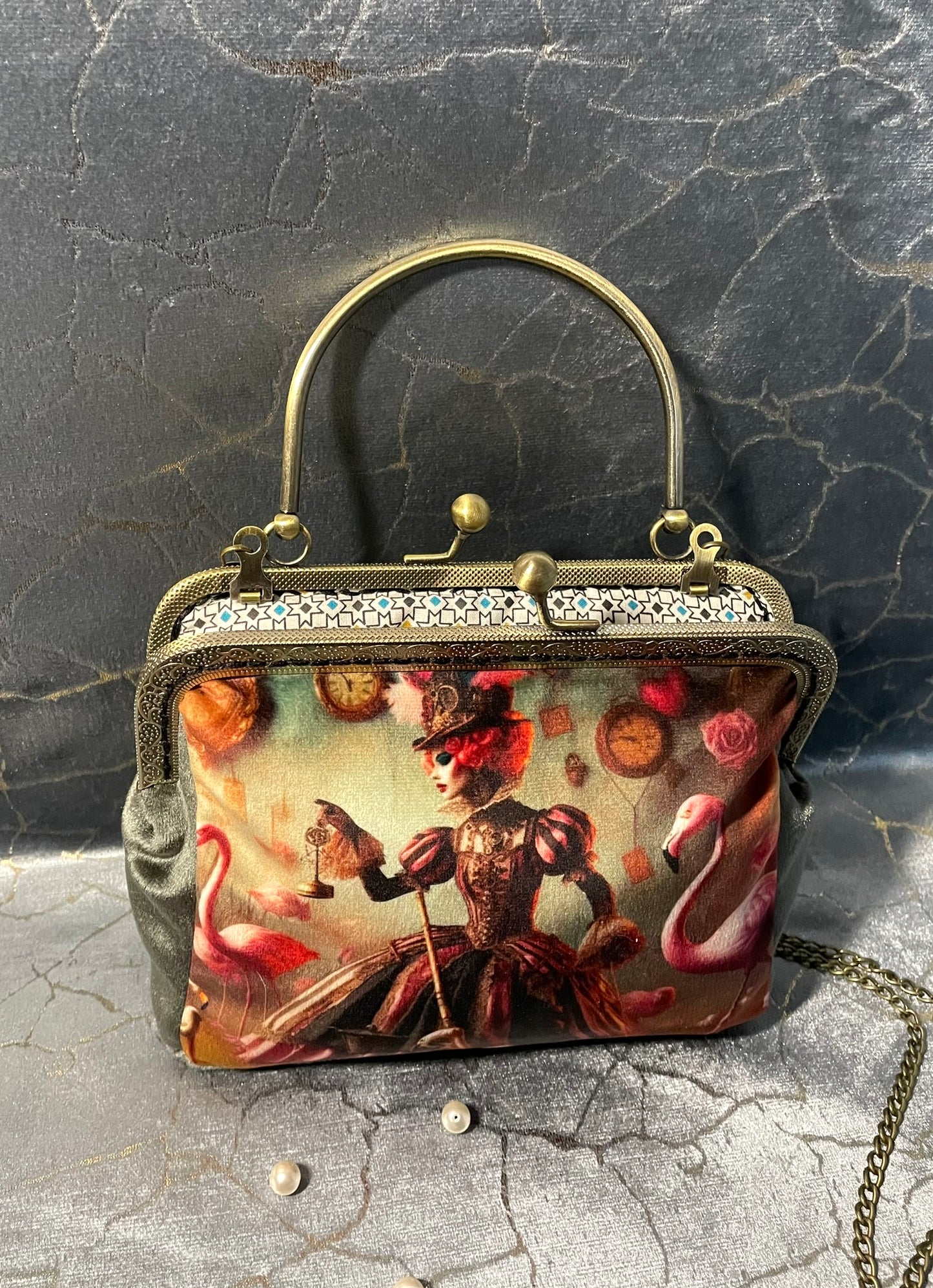 Pochette / Clutch Sac "Le Palais de la Reine Rouge" – Pochette Steampunk & Alice au Pays des Merveilles