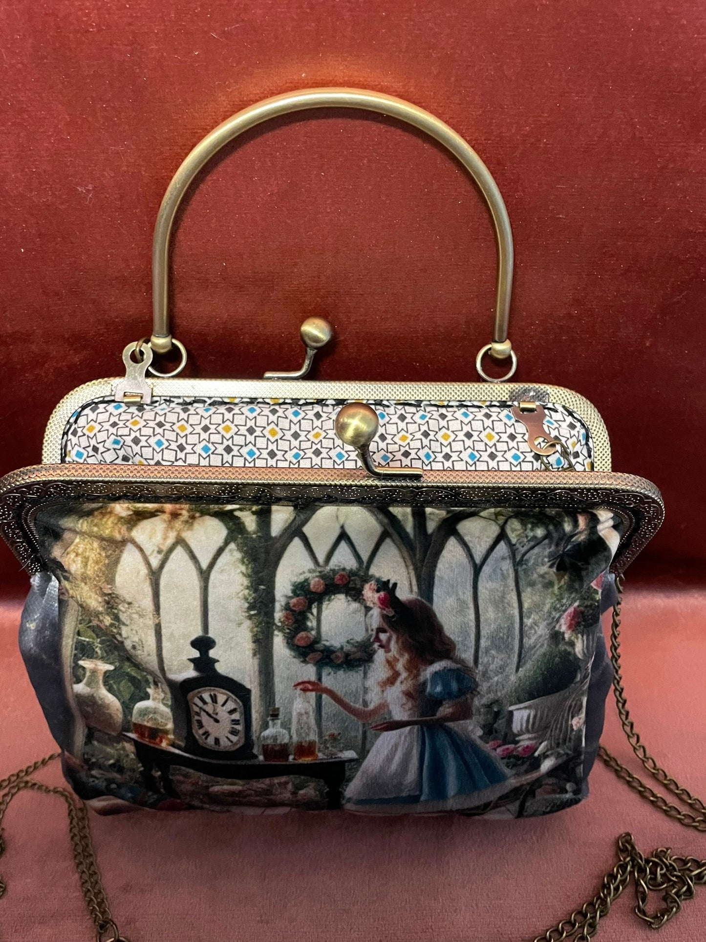 Pochette Clutch "Le Laboratoire d'Alice" – Pochette Artisanale Style Vintage & Shabby Chic