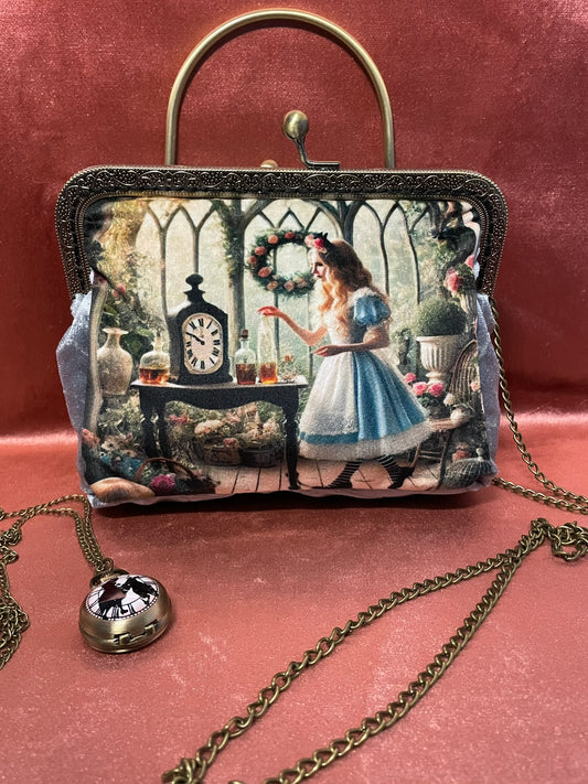 Pochette Clutch "Le Laboratoire d'Alice" – Pochette Artisanale Style Vintage & Shabby Chic