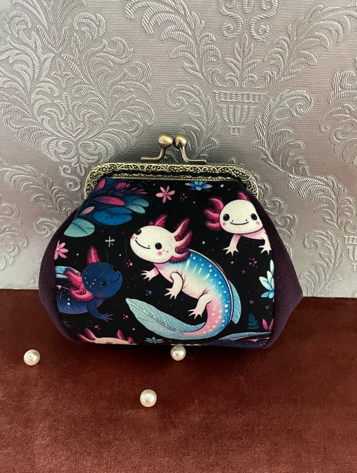 Porte-monnaie Axolotl "Douceur Aquatique" – Création Textile Kawaii & Violette