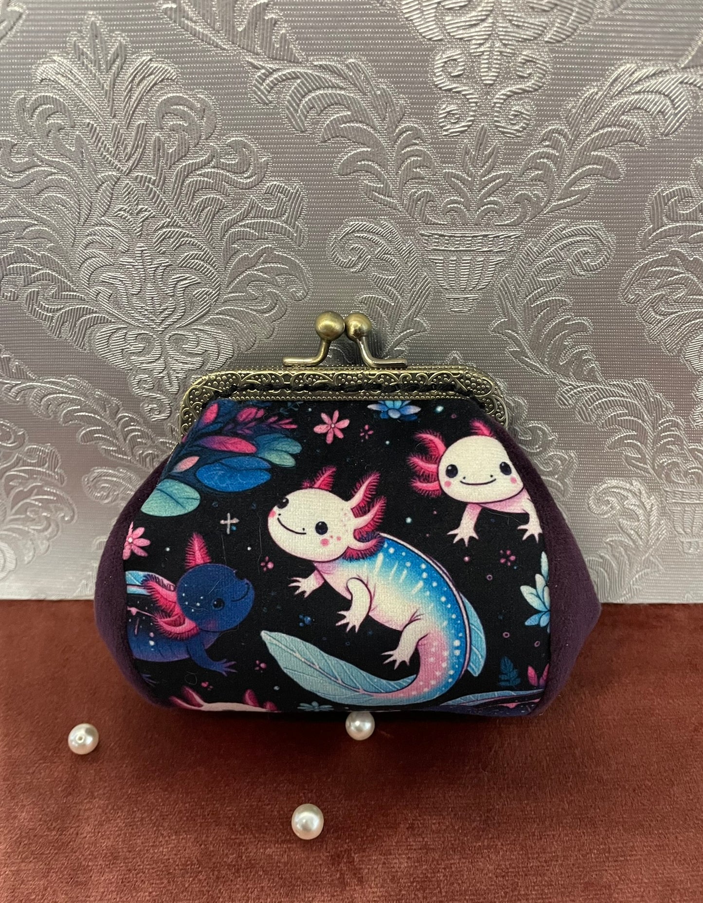 Porte-monnaie Axolotl "Douceur Aquatique" – Création Textile Kawaii & Violette