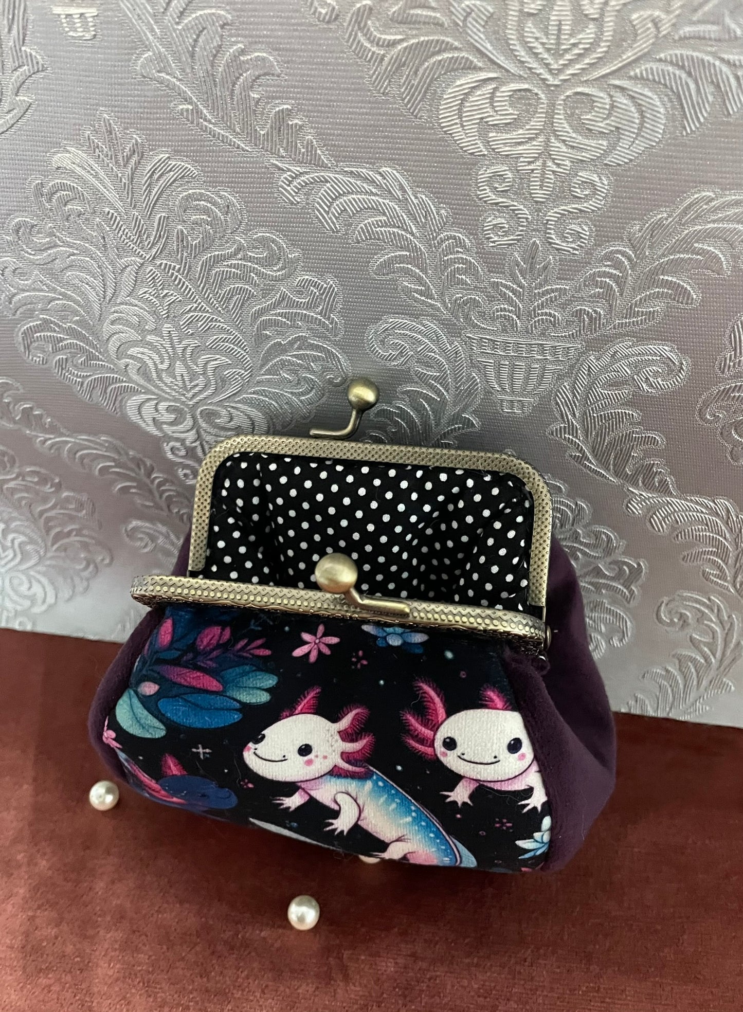 Porte-monnaie Axolotl "Douceur Aquatique" – Création Textile Kawaii & Violette