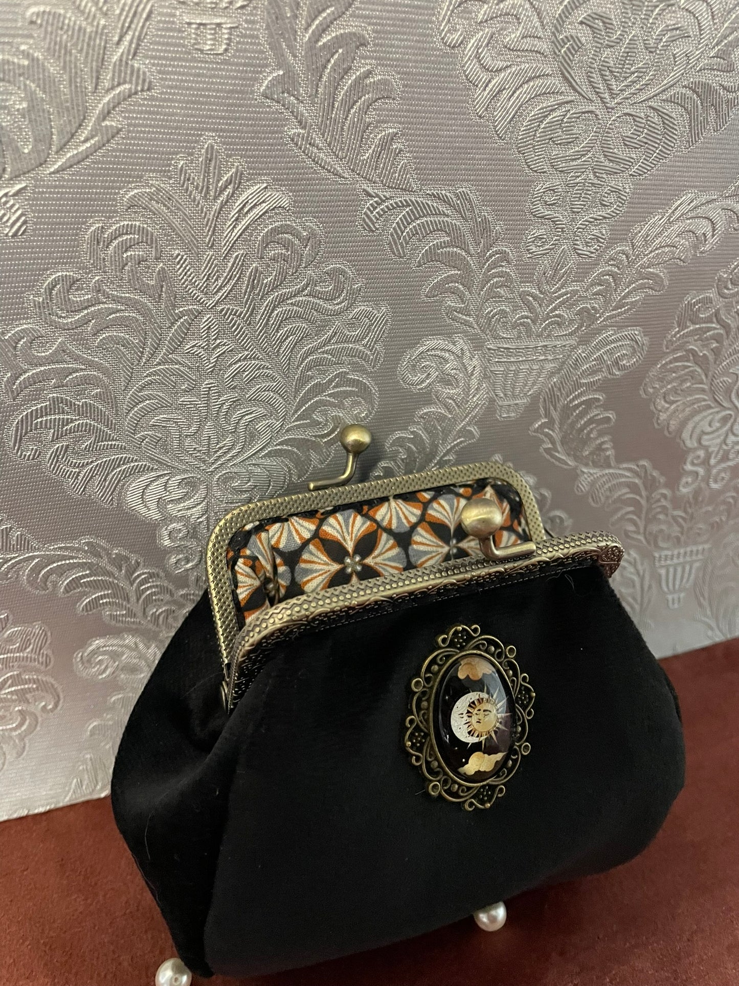 Porte-monnaie "Astre Lunaire" – Création Textile Mystique & Céleste