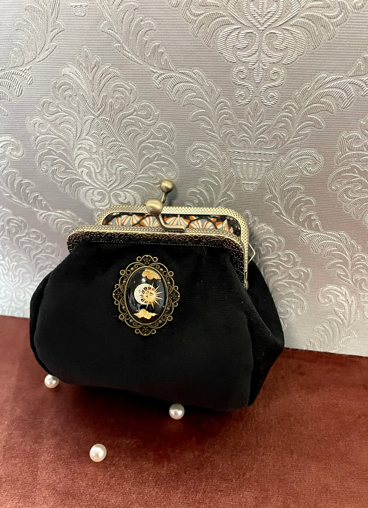 Porte-monnaie "Astre Lunaire" – Création Textile Mystique & Céleste