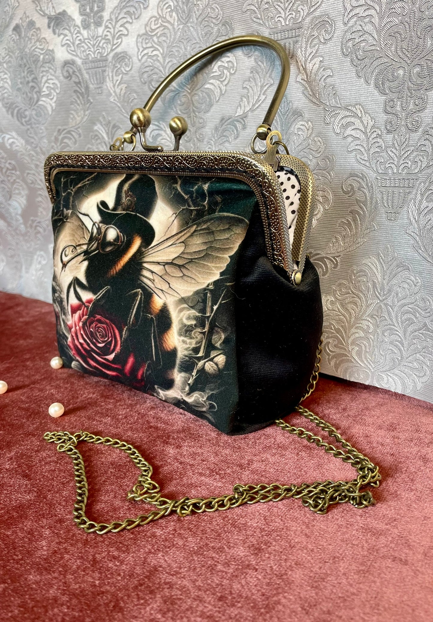 pochette/clutch Steampunk « L’Abeille à Haut-de-Forme » – Style Vintage & Cabinet de Curiosités