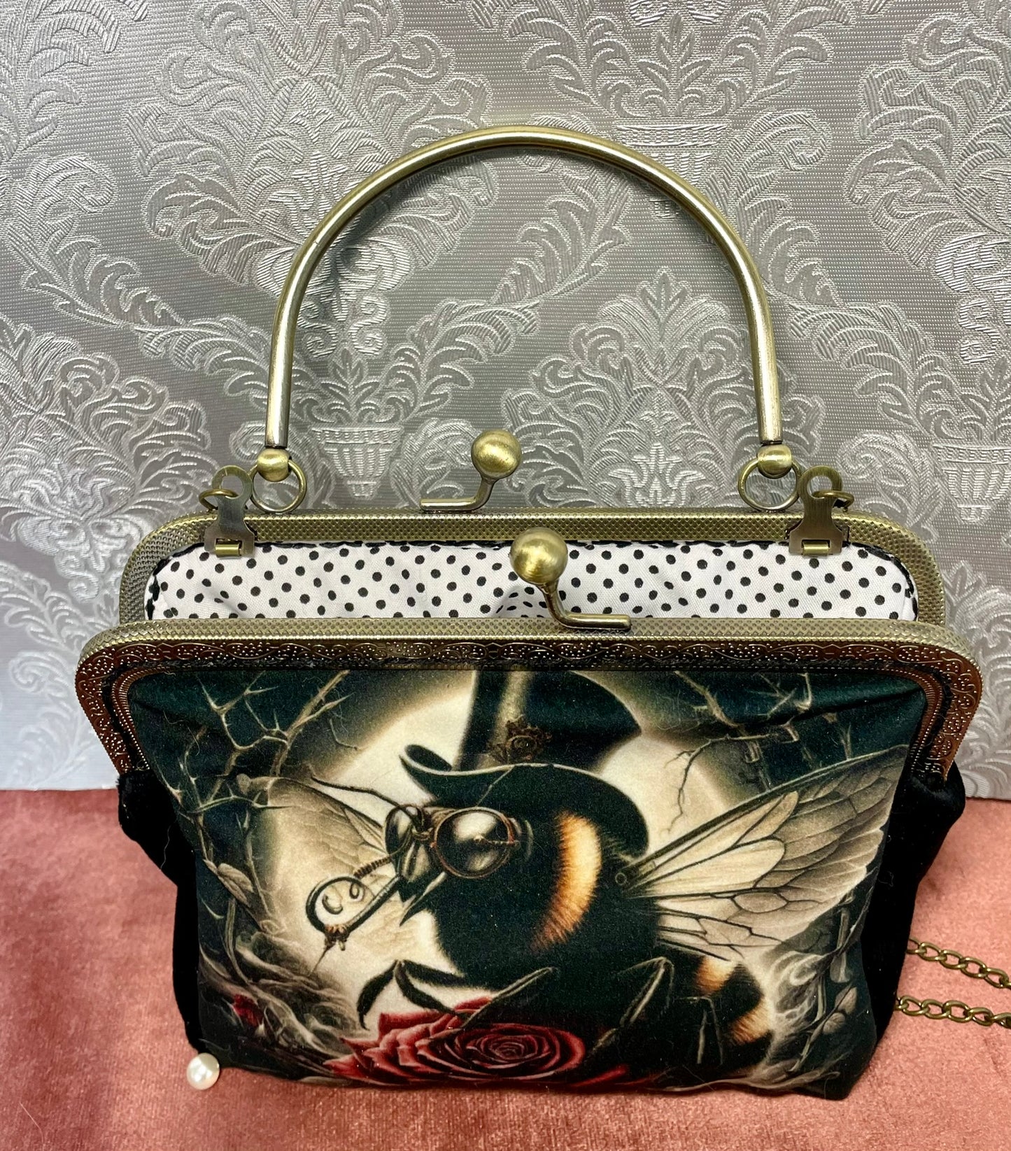 pochette/clutch Steampunk « L’Abeille à Haut-de-Forme » – Style Vintage & Cabinet de Curiosités