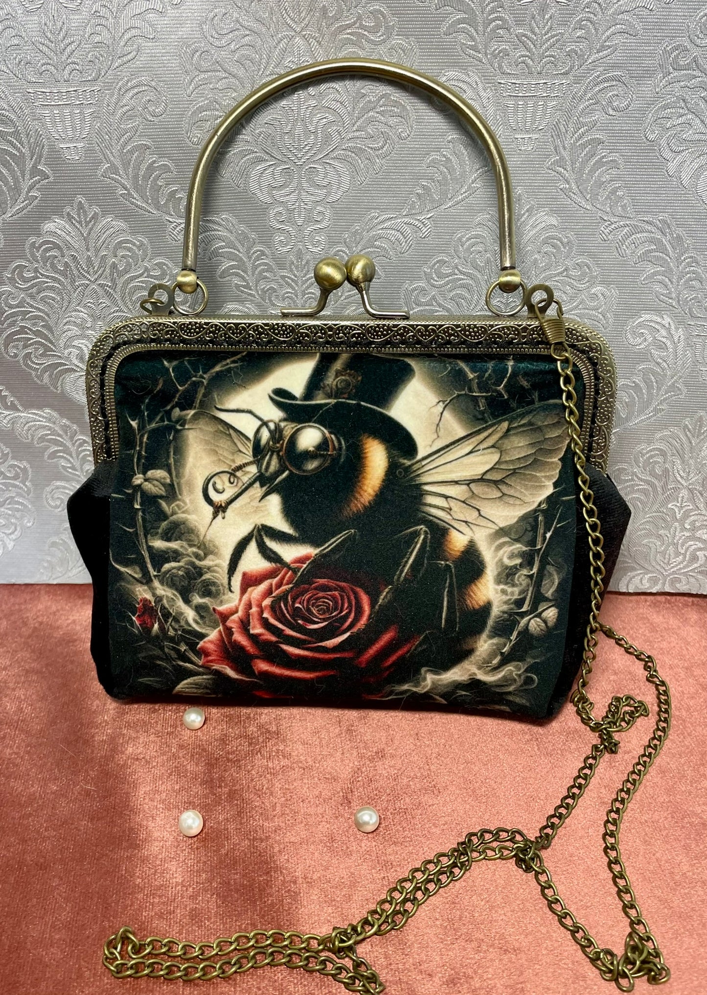 pochette/clutch Steampunk « L’Abeille à Haut-de-Forme » – Style Vintage & Cabinet de Curiosités