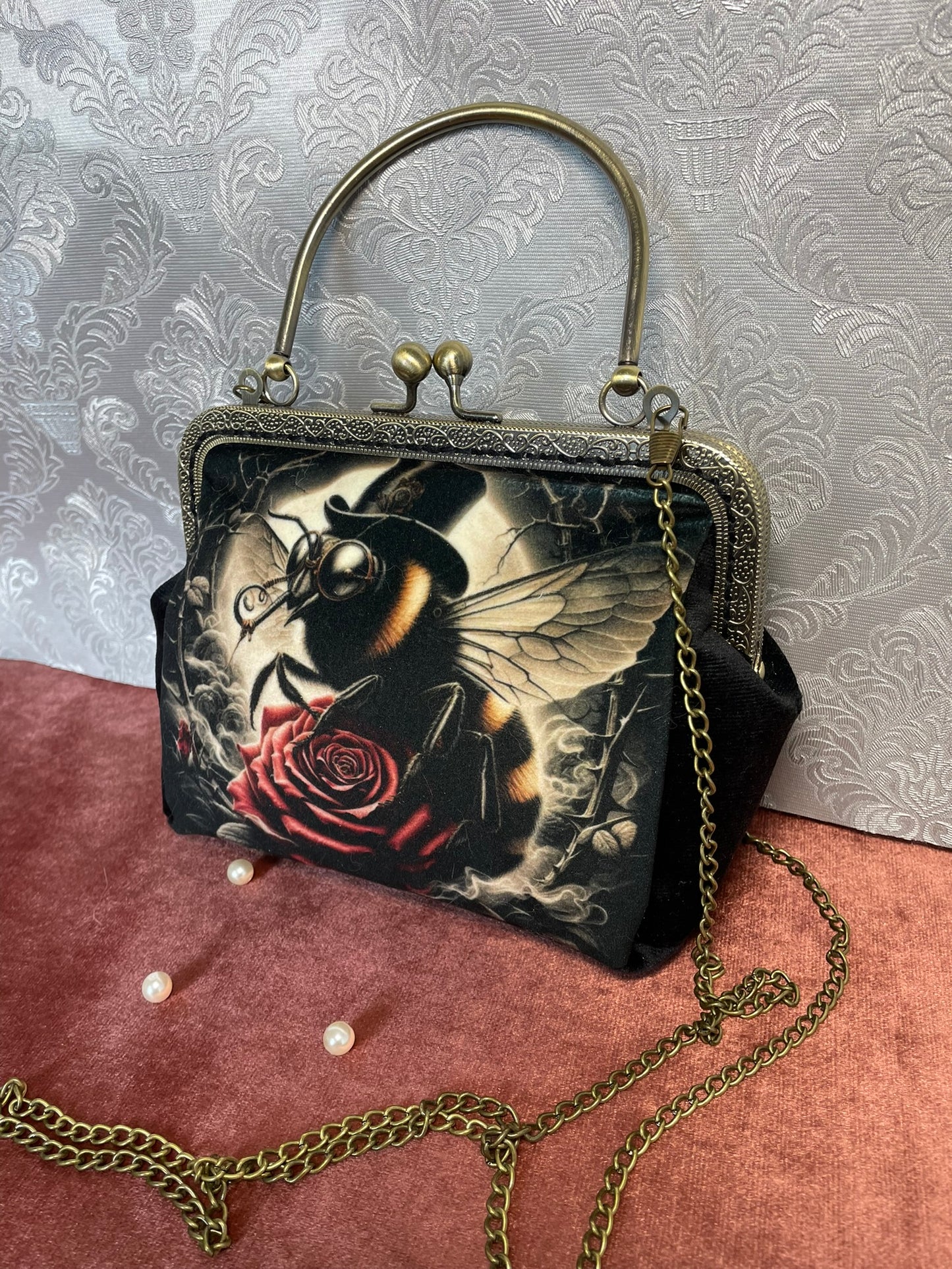 pochette/clutch Steampunk « L’Abeille à Haut-de-Forme » – Style Vintage & Cabinet de Curiosités