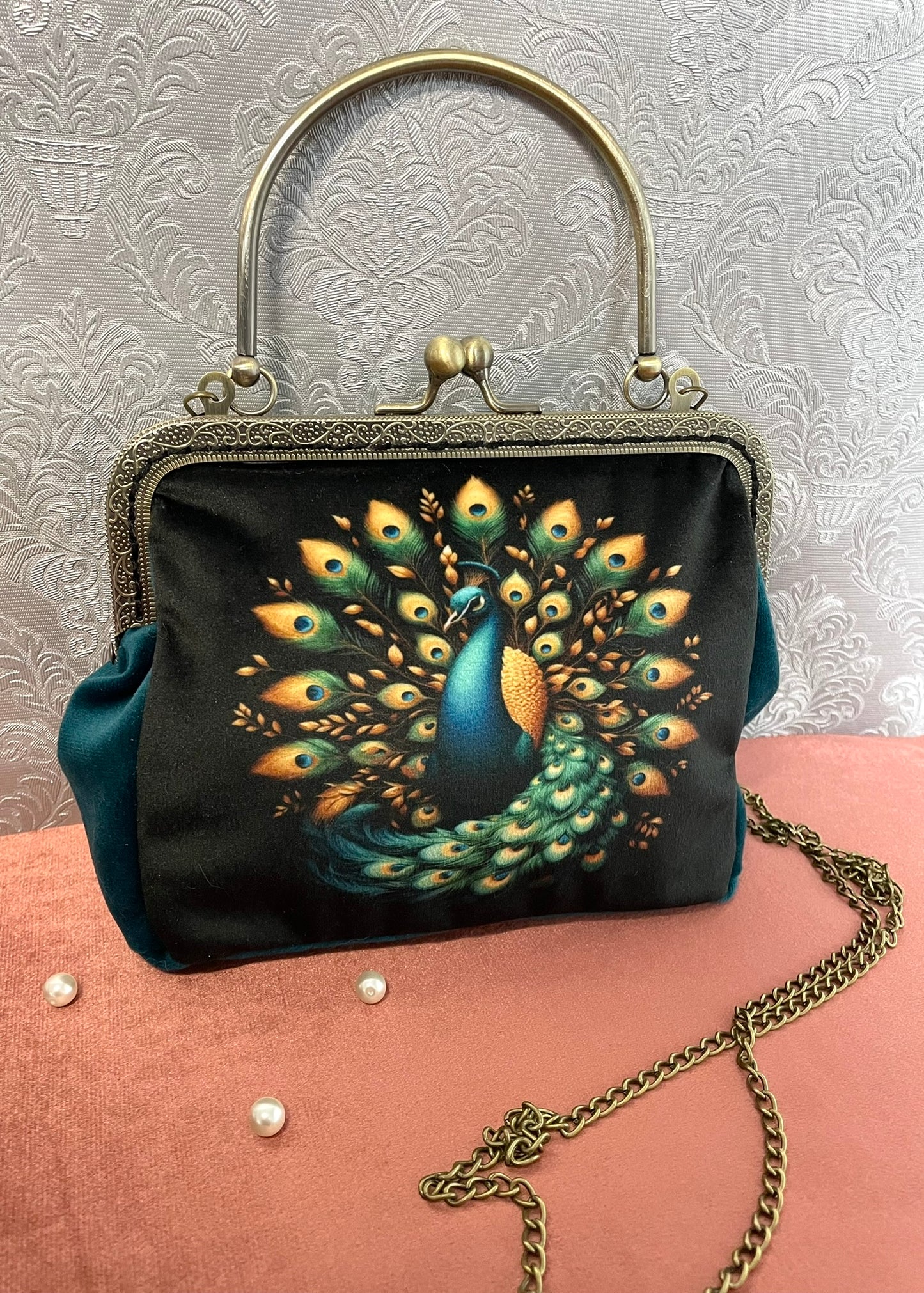 Sac paon, un bel accessoire de mode dans un esprit art déco