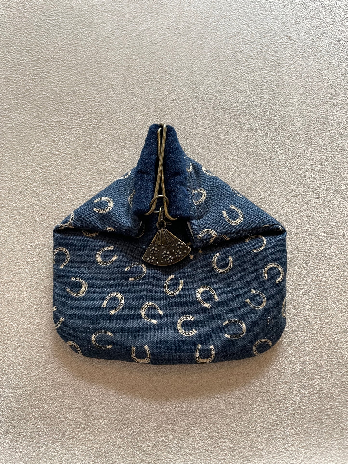 porte monnaie aimanté