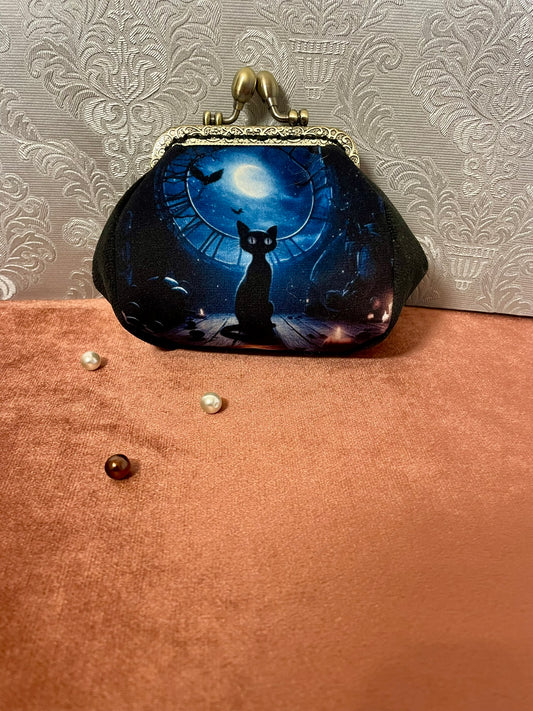 Bourse à monnaie style gothique chic avec chat et horloge