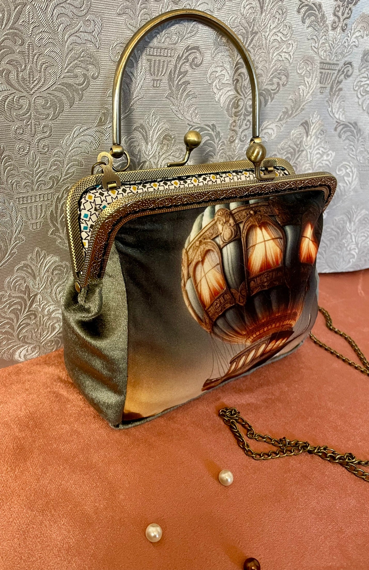 pochette/ clutch Steampunk "L’Aéronef Onirique" – Velours & Bronze Antique