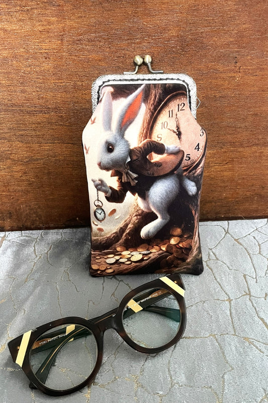 Étui à lunettes rétro avec illustration lapin blanc Alice au Pays des Merveilles et montre à gousset Le Comptoir de Suzanne