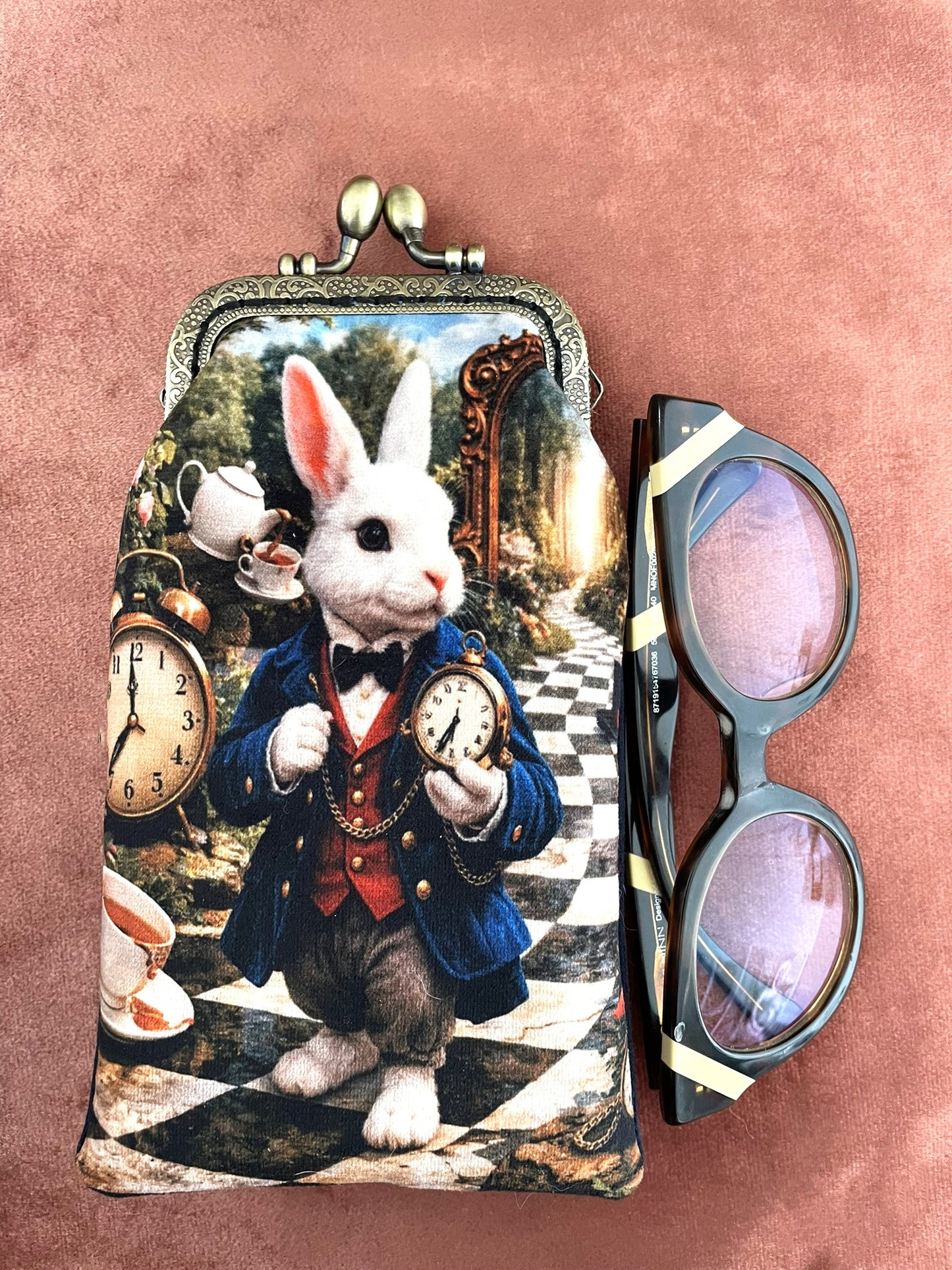 Étui à Lunettes Rétro Velours Le Lapin au Tea Time – Fait Main