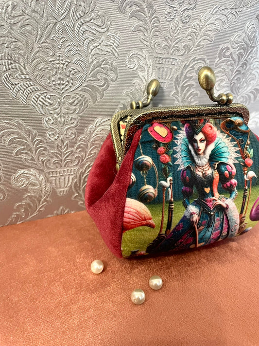 Petit sac à monnaie original pour fan de l'univers d'Alice au Pays des Merveilles.