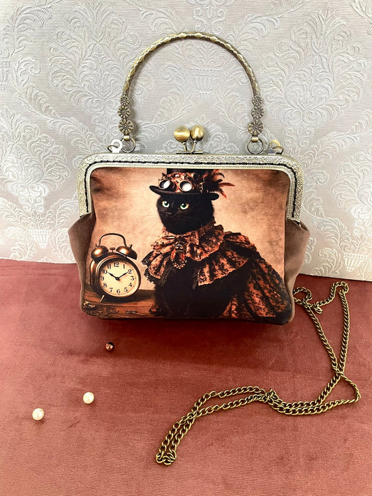 Pochette rétro chat noir steampunk avec poignée ciselée et chaînette de couleur bronze Le Comptoir de Suzanne