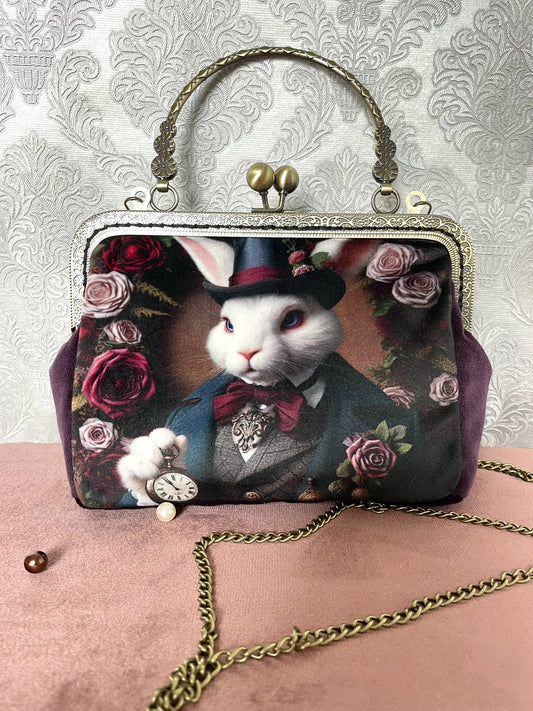 Pochette retro velours prune motif lapin en retard dandy Le Comptoir de Suzanne
