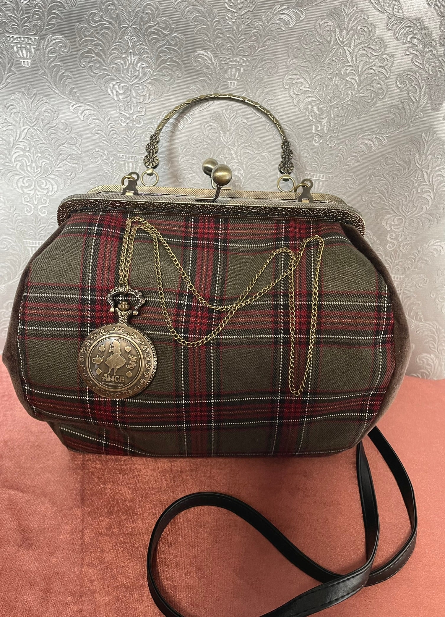 ac à main rigide en tissu tartan et finitions bronze vieilli confection artisanale.