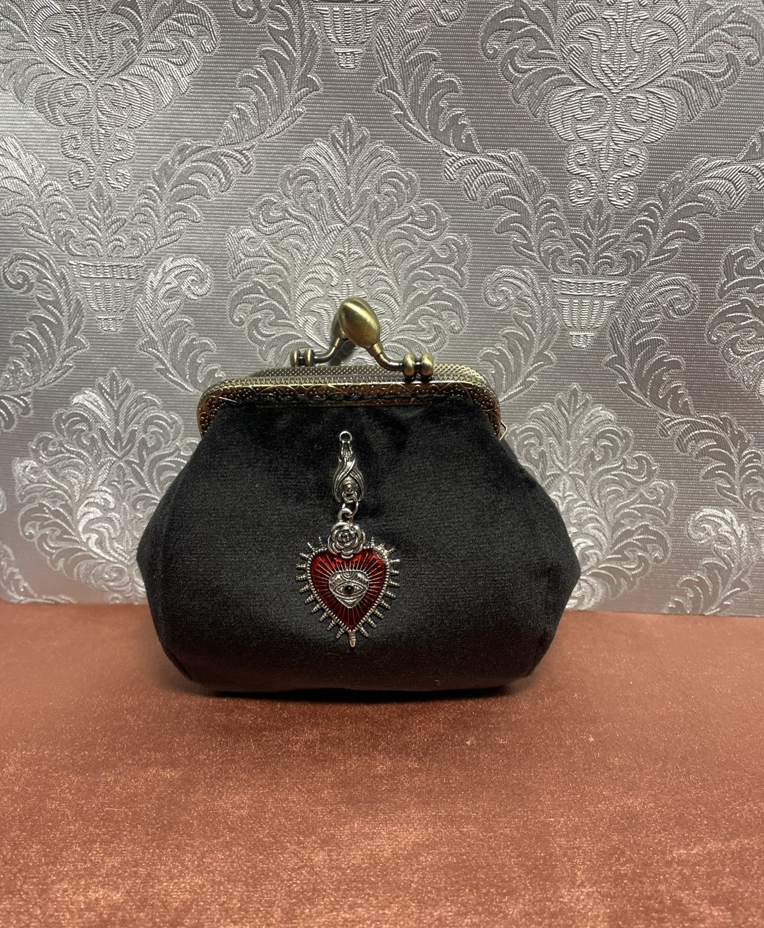 Porte-monnaie fait main en France par Le Comptoir de Suzanne.