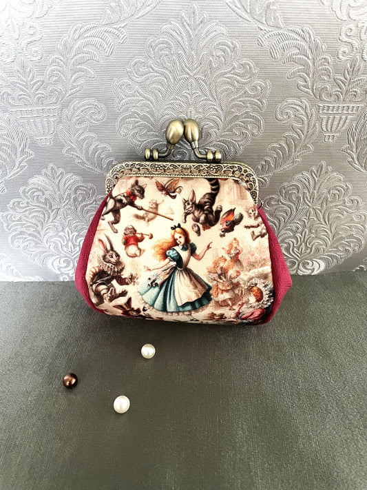 Petit porte-monnaie rétro illustré Alice au Pays des Merveilles et Lapin Blanc