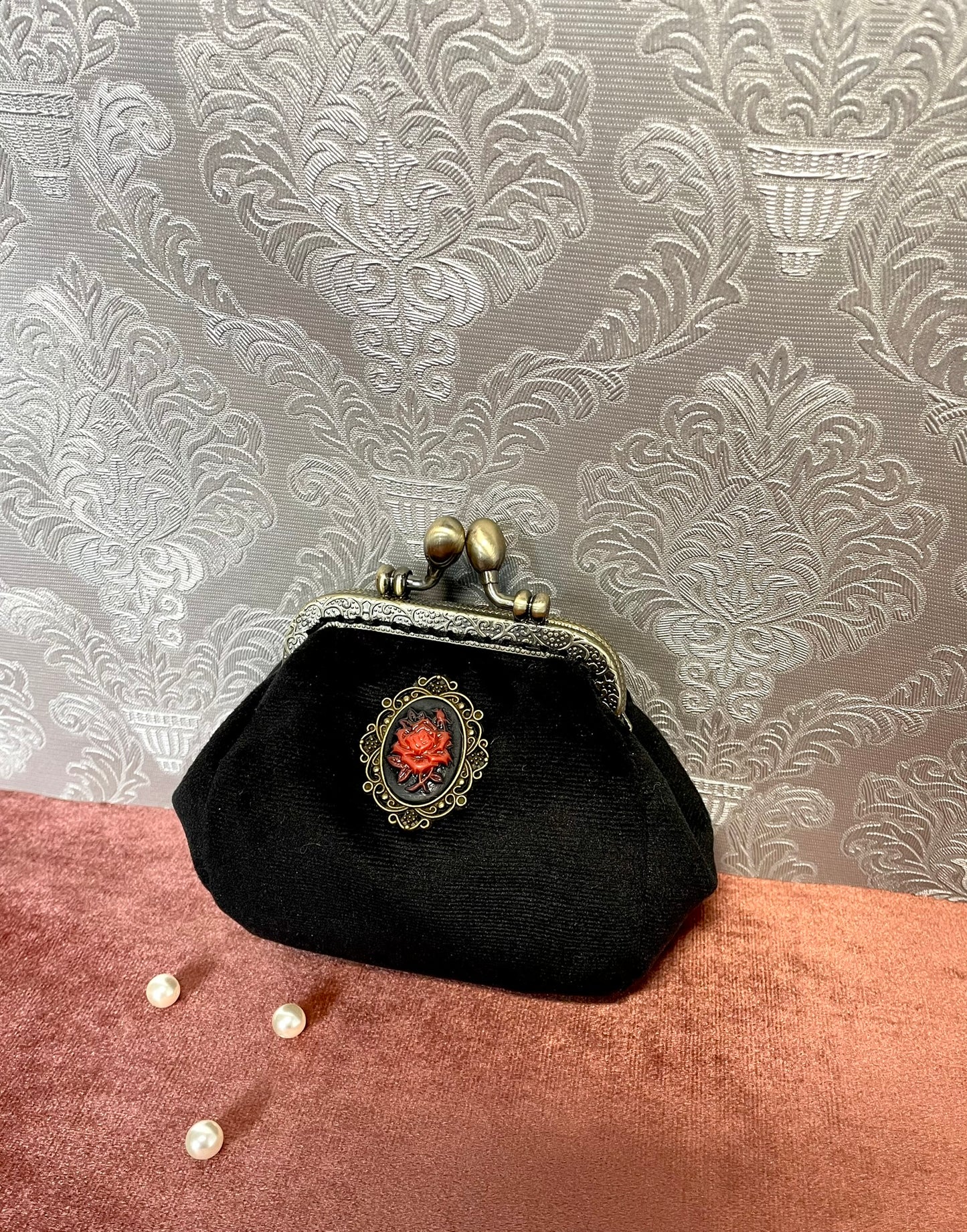 Porte monnaie rétro avec son joli camée de style victorien