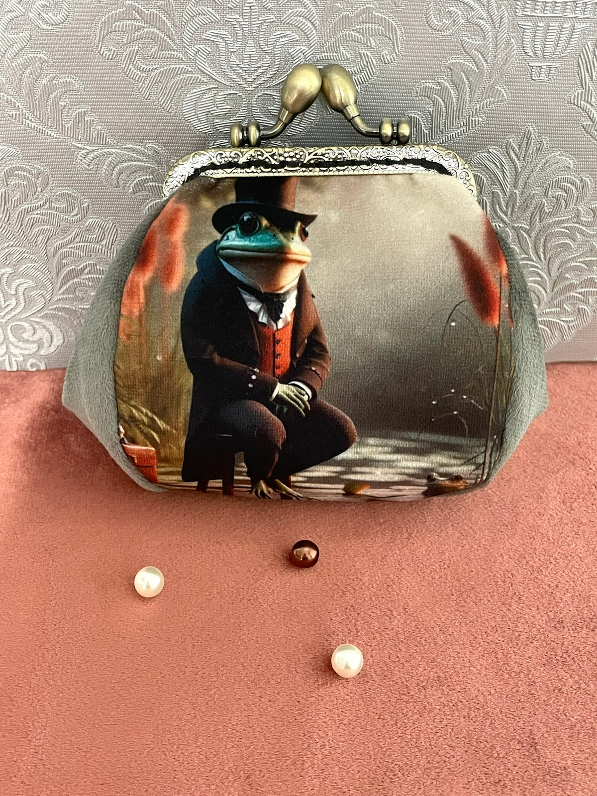 Porte-Monnaie Rétro Velours Gris « Crapaud Gentleman » – Fait Main