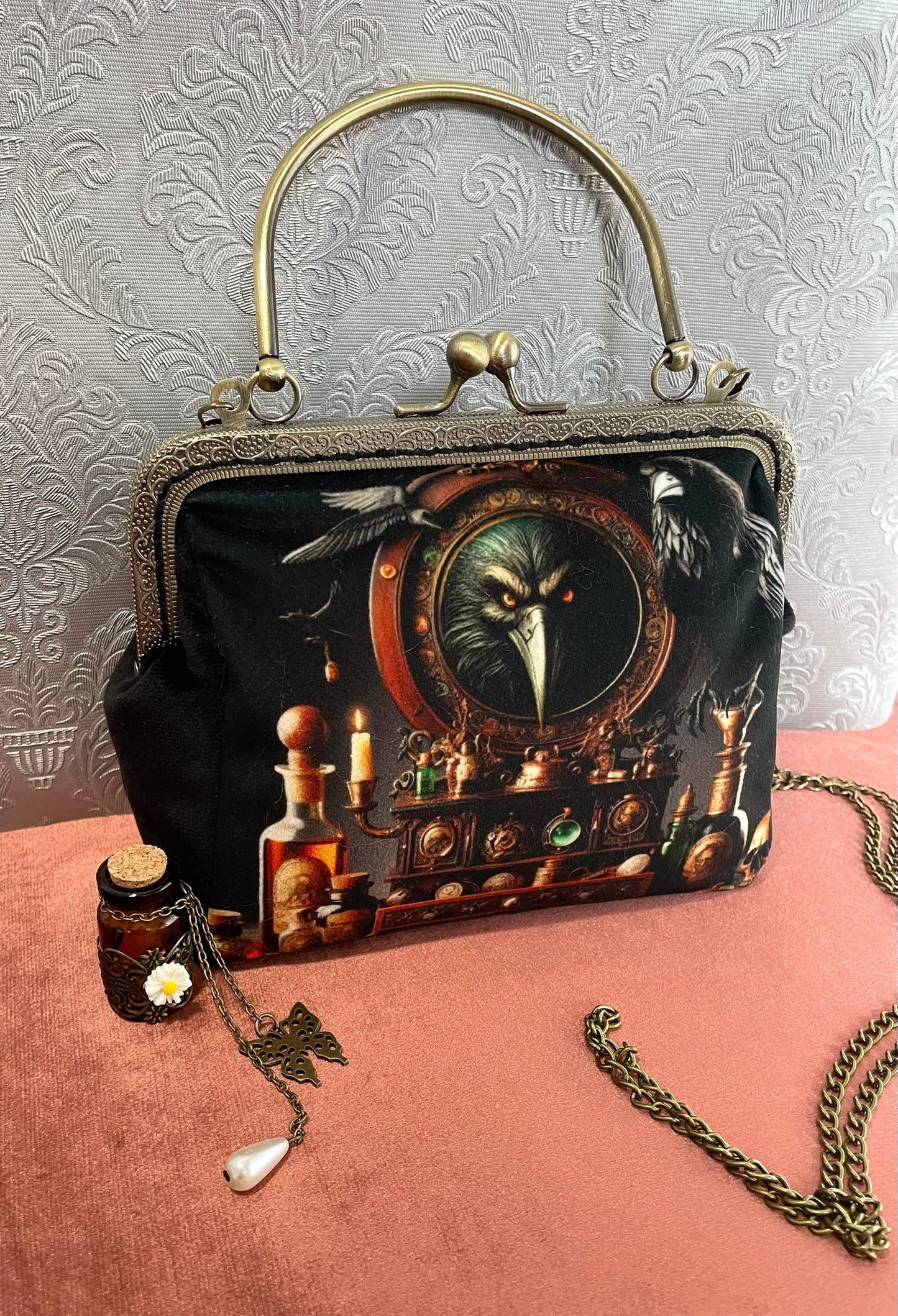 Sac corbeau mystique en velours noir