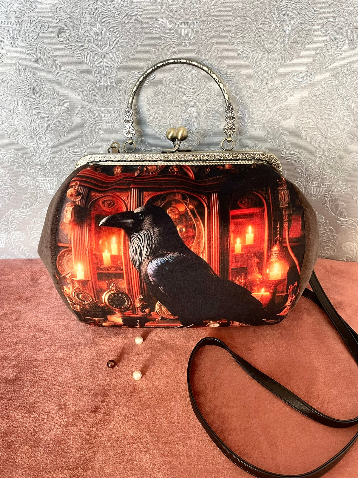 Sac Rétro à Fermoir Le Corbeau Mystique – Velours Marron Fait Main
