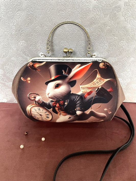 Sac rétro en velours chocolat motif Lapin Blanc d'Alice montre à gousset avec poignée et lanière noire Le Comptoir de Suzanne