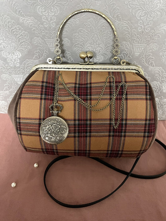 Sac rétro à fermoir en tartan ocre avec montre à gousset et poignée bronze Le Comptoir de Suzanne